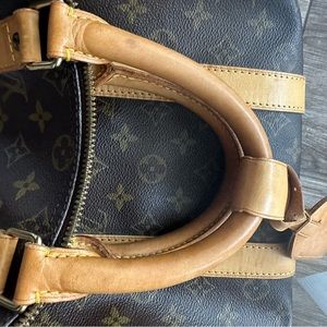 Beautiful LV 40 monogram luggage tag included.